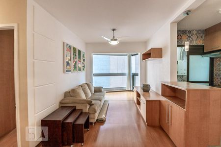 Sala de apartamento para alugar com 2 quartos, 70m² em Vila Olímpia, São Paulo