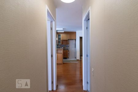 Corredor quartos de apartamento para alugar com 2 quartos, 70m² em Vila Olímpia, São Paulo