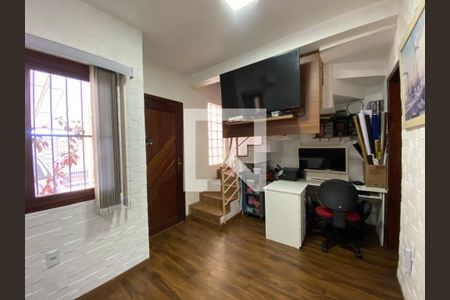 Sala de casa à venda com 2 quartos, 72m² em Olaria, Canoas