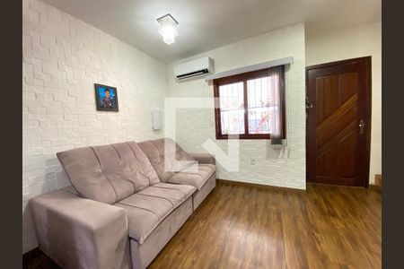 Sala de casa à venda com 2 quartos, 72m² em Olaria, Canoas