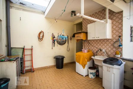 Casa à venda com 360m², 4 quartos e 3 vagas Casa à venda com 360m², 4 quartos e 3 vagasÁrea de Serviço