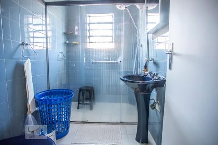 Casa à venda com 360m², 4 quartos e 3 vagas Casa à venda com 360m², 4 quartos e 3 vagasBanheiro Suíte