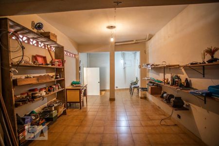 Casa à venda com 360m², 4 quartos e 3 vagas Casa à venda com 360m², 4 quartos e 3 vagasDepóstiro