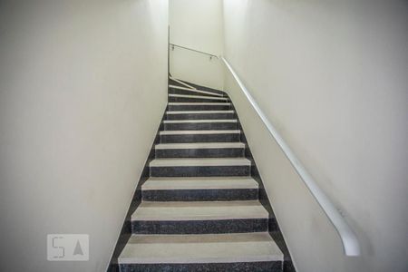 Casa à venda com 360m², 4 quartos e 3 vagas Casa à venda com 360m², 4 quartos e 3 vagasEscada - Quartos