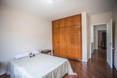 Casa à venda com 360m², 4 quartos e 3 vagas Casa à venda com 360m², 4 quartos e 3 vagasQuarto 2