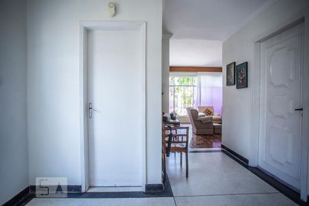 Hall de casa para alugar com 4 quartos, 360m² em Parque Jabaquara, São Paulo