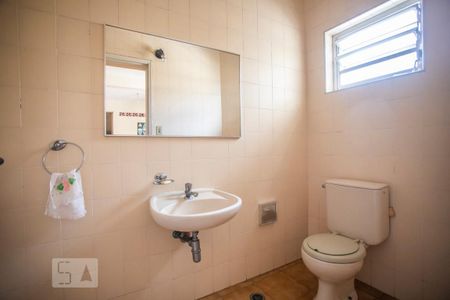 Casa à venda com 360m², 4 quartos e 3 vagas Casa à venda com 360m², 4 quartos e 3 vagasLavabo