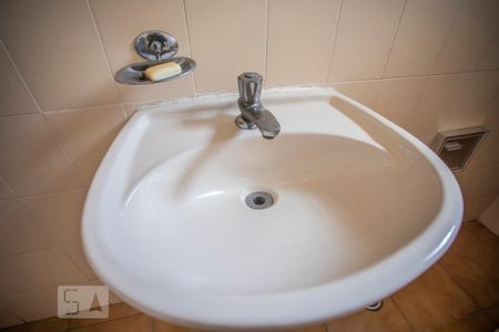 Casa à venda com 360m², 4 quartos e 3 vagas Casa à venda com 360m², 4 quartos e 3 vagasLavabo - Torneira