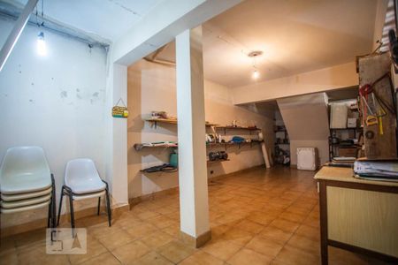 Casa à venda com 360m², 4 quartos e 3 vagas Casa à venda com 360m², 4 quartos e 3 vagasDepóstiro