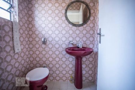 Casa à venda com 360m², 4 quartos e 3 vagas Casa à venda com 360m², 4 quartos e 3 vagasLavabo