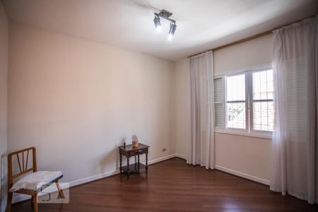 Casa à venda com 360m², 4 quartos e 3 vagas Casa à venda com 360m², 4 quartos e 3 vagasQuarto 4