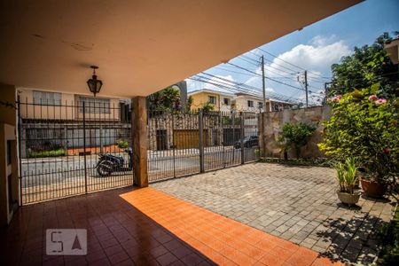 Casa à venda com 360m², 4 quartos e 3 vagas Casa à venda com 360m², 4 quartos e 3 vagasGaragem