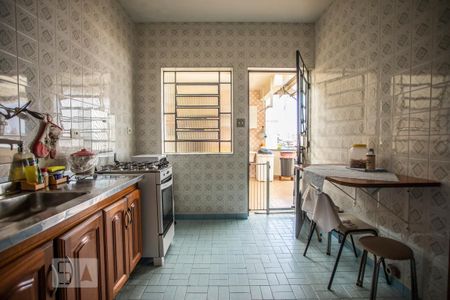 Casa à venda com 360m², 4 quartos e 3 vagas Casa à venda com 360m², 4 quartos e 3 vagasCozinha