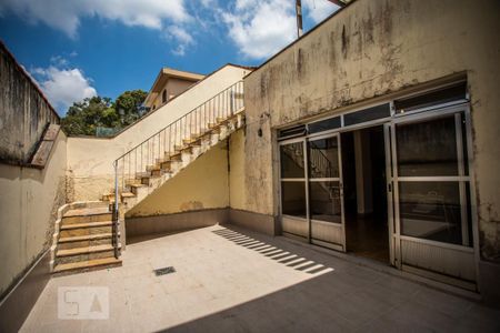 Casa à venda com 360m², 4 quartos e 3 vagas Casa à venda com 360m², 4 quartos e 3 vagasQuintal