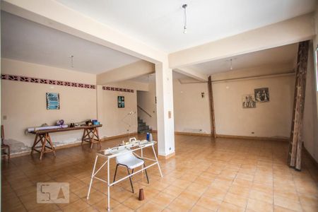 Casa à venda com 360m², 4 quartos e 3 vagas Casa à venda com 360m², 4 quartos e 3 vagasSalão de Festas