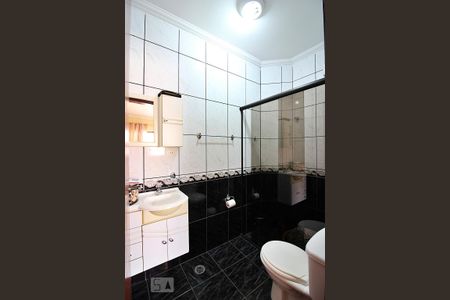 Casa à venda com 200m², 3 quartos e 1 vagaBanheiro do Quarto 2 - Suíte