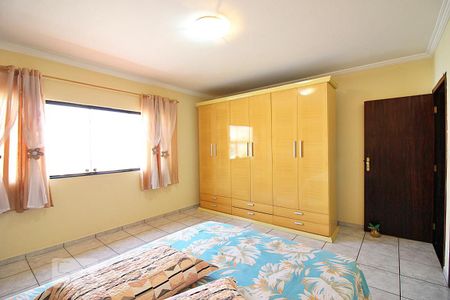 Casa à venda com 200m², 3 quartos e 1 vagaQuarto 2 - Suíte