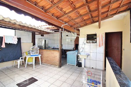 Casa à venda com 200m², 3 quartos e 1 vagaLavanderia