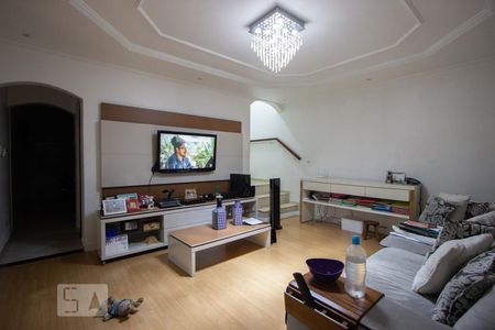 Sala  de casa para alugar com 2 quartos, 225m² em Vila Quintino, Carapicuíba
