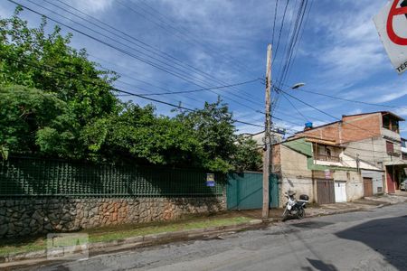 Casa à venda com 410m², 3 quartos e 4 vagas Casa à venda com 410m², 3 quartos e 4 vagasFachada