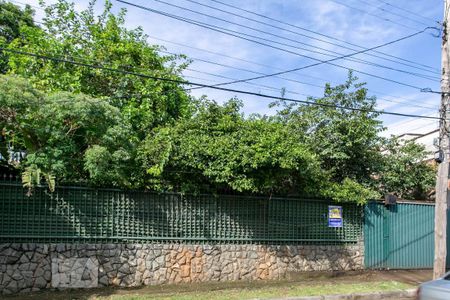 Casa à venda com 410m², 3 quartos e 4 vagas Casa à venda com 410m², 3 quartos e 4 vagasFachada