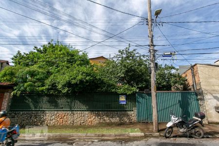 Casa à venda com 410m², 3 quartos e 4 vagas Casa à venda com 410m², 3 quartos e 4 vagasFachada
