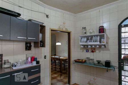 Casa à venda com 410m², 3 quartos e 4 vagas Casa à venda com 410m², 3 quartos e 4 vagasCozinha