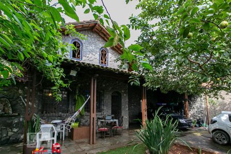 Casa à venda com 410m², 3 quartos e 4 vagas Casa à venda com 410m², 3 quartos e 4 vagasGaragem