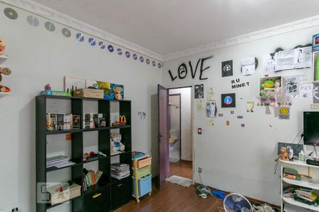 Casa à venda com 410m², 3 quartos e 4 vagas Casa à venda com 410m², 3 quartos e 4 vagasQuarto 2