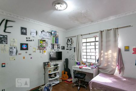 Casa à venda com 410m², 3 quartos e 4 vagas Casa à venda com 410m², 3 quartos e 4 vagasQuarto 2