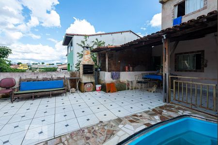 Casa à venda com 100m², 5 quartos e 2 vagas Casa à venda com 100m², 5 quartos e 2 vagasPiscina e Churrasqueira