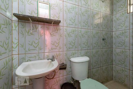 Casa à venda com 100m², 5 quartos e 2 vagas Casa à venda com 100m², 5 quartos e 2 vagasBanheiro