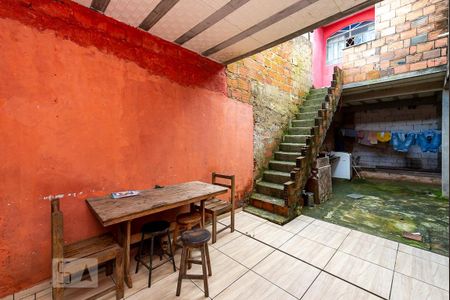 Casa à venda com 100m², 5 quartos e 2 vagas Casa à venda com 100m², 5 quartos e 2 vagasSala