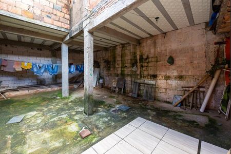 Casa à venda com 100m², 5 quartos e 2 vagas Casa à venda com 100m², 5 quartos e 2 vagasÁrea de Serviço