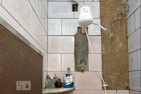 Casa à venda com 100m², 5 quartos e 2 vagas Casa à venda com 100m², 5 quartos e 2 vagasBanheiro Social - Chuveiro