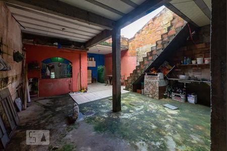 Casa à venda com 100m², 5 quartos e 2 vagas Casa à venda com 100m², 5 quartos e 2 vagasÁrea de Serviço