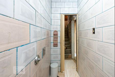 Casa à venda com 100m², 5 quartos e 2 vagas Casa à venda com 100m², 5 quartos e 2 vagasBanheiro Social