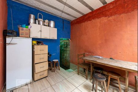 Casa à venda com 100m², 5 quartos e 2 vagas Casa à venda com 100m², 5 quartos e 2 vagasSala
