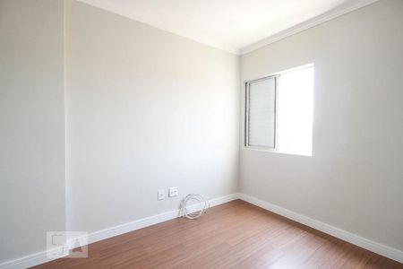 Quarto 1 de apartamento para alugar com 2 quartos, 54m² em Parque Maria Domitila, São Paulo