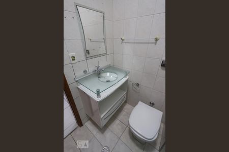 Casa à venda com 80m², 2 quartos e 2 vagasBanheiro