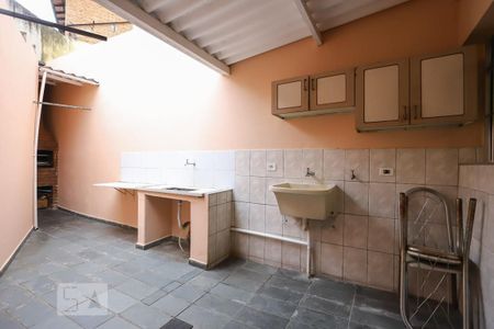 Casa à venda com 80m², 2 quartos e 2 vagasQuintal