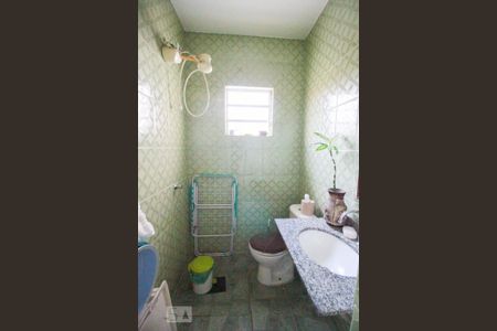 Casa à venda com 100m², 3 quartos e 6 vagas Casa à venda com 100m², 3 quartos e 6 vagasBanheiro 2