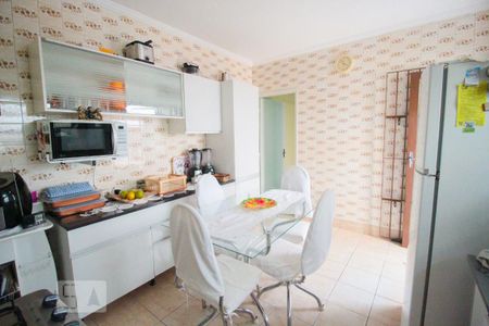 Casa à venda com 100m², 3 quartos e 6 vagas Casa à venda com 100m², 3 quartos e 6 vagasCozinha