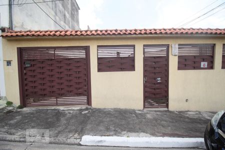 Casa à venda com 100m², 3 quartos e 6 vagasFachada