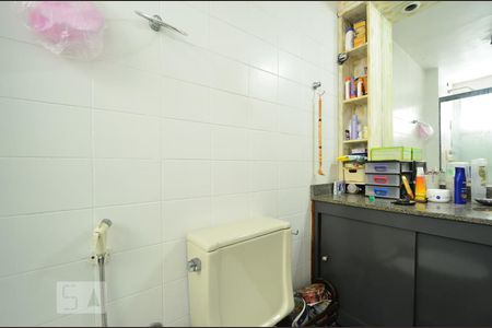 Apartamento à venda com 139m², 5 quartos e 2 vagasBanheiro da Suíte 2