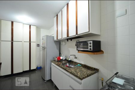 Apartamento à venda com 139m², 5 quartos e 2 vagasCozinha