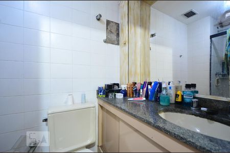 Apartamento à venda com 139m², 5 quartos e 2 vagasBanheiro da Suíte 1