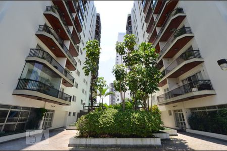 Apartamento à venda com 139m², 5 quartos e 2 vagasÁrea Externa