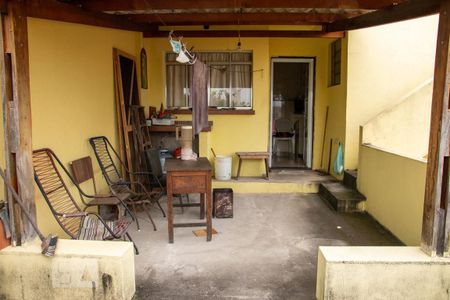 Casa à venda com 110m², 3 quartos e 2 vagasÁrea de Serviço