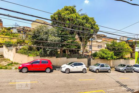 Vista da Sala / Quarto de casa para alugar com 1 quarto, 32m² em Jardim Maria Rosa, Taboão da Serra